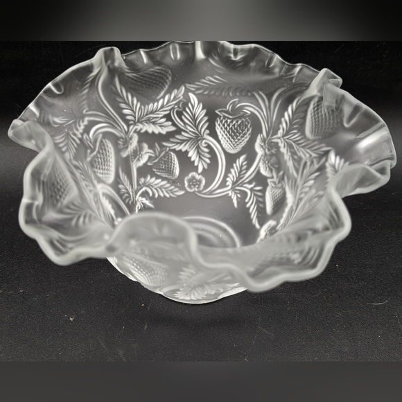 Vintage Fenton Ruffle Frosted Satin Embossed Strawberry Strawberries Vine Art - Picture 7 of 9